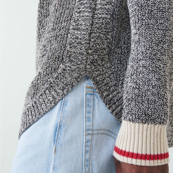 ROOTS - NWOT Cabin Sweater (50% off when Bundled) - Picture 3 of 12